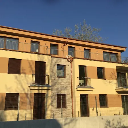 Patti-1 Apartman Замарди